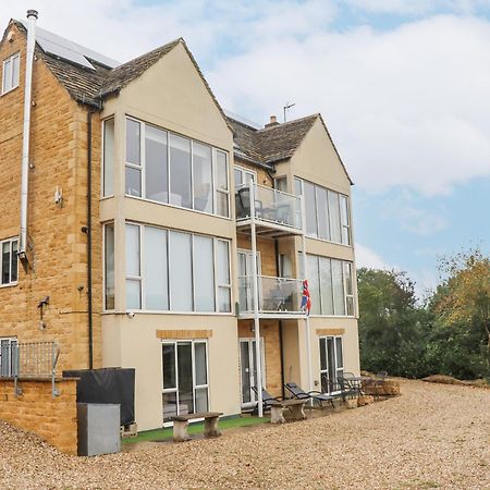 Cotswold View Villa Cheltenham Exterior photo