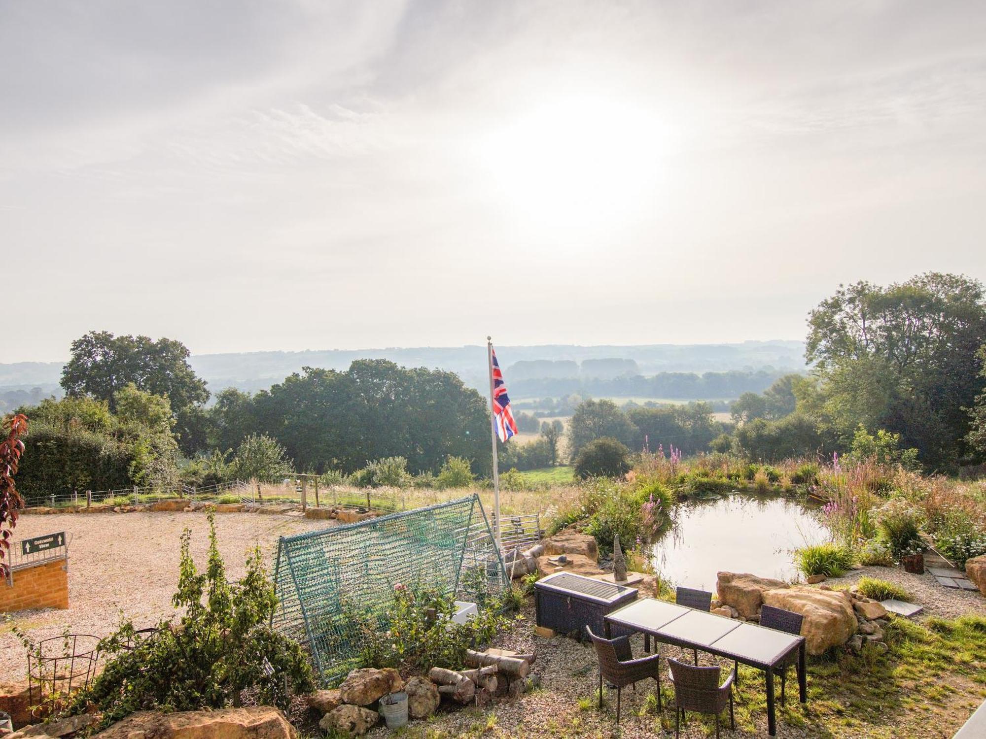 Cotswold View Villa Cheltenham Exterior photo